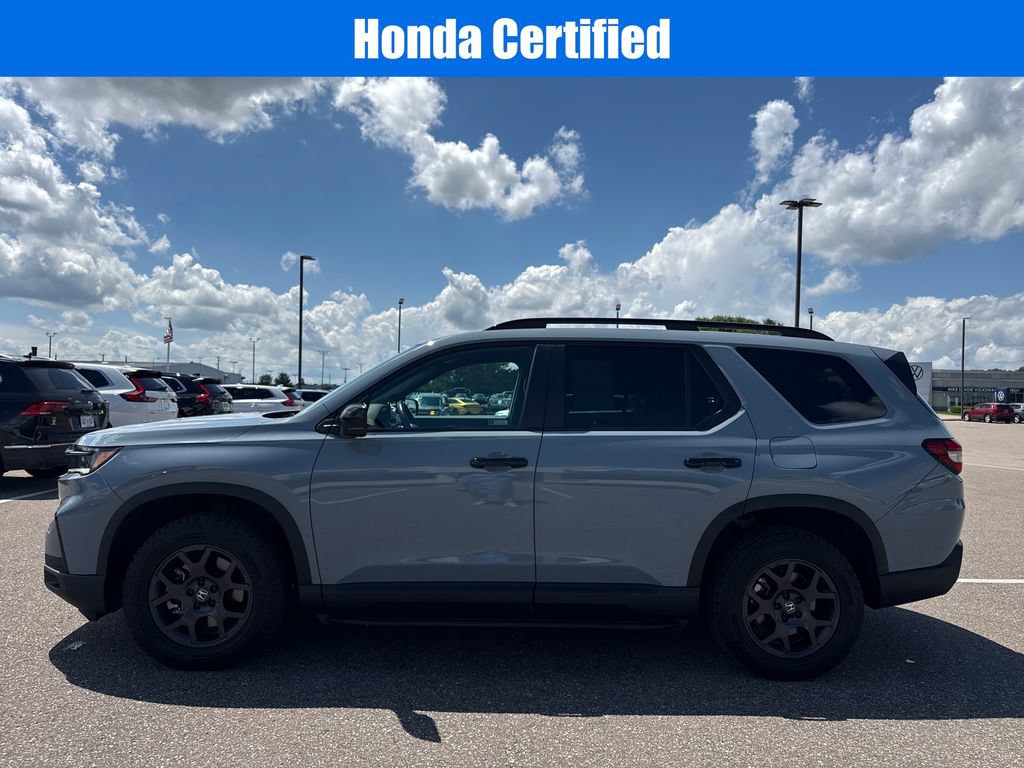Certified 2024 Honda Pilot TrailSport image 5