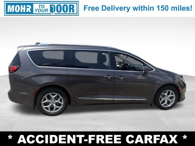 Used 2017 Chrysler Pacifica Touring-L Plus w/ Advanced Safetytec Group FWD image 7