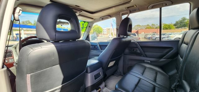 Used 2002 Mitsubishi Montero Limited AWD/4WD image 9