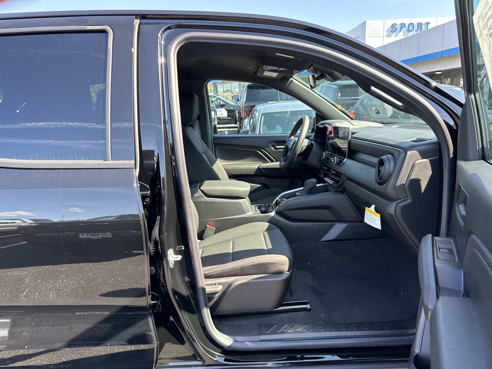 New 2026 Chevrolet Colorado Trail Boss w/ Midnight Edition AWD/4WD image 11