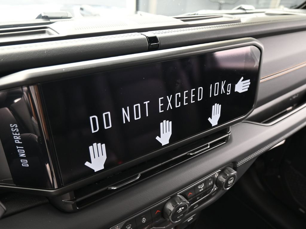 New 2026 Jeep Gladiator Sahara image 19