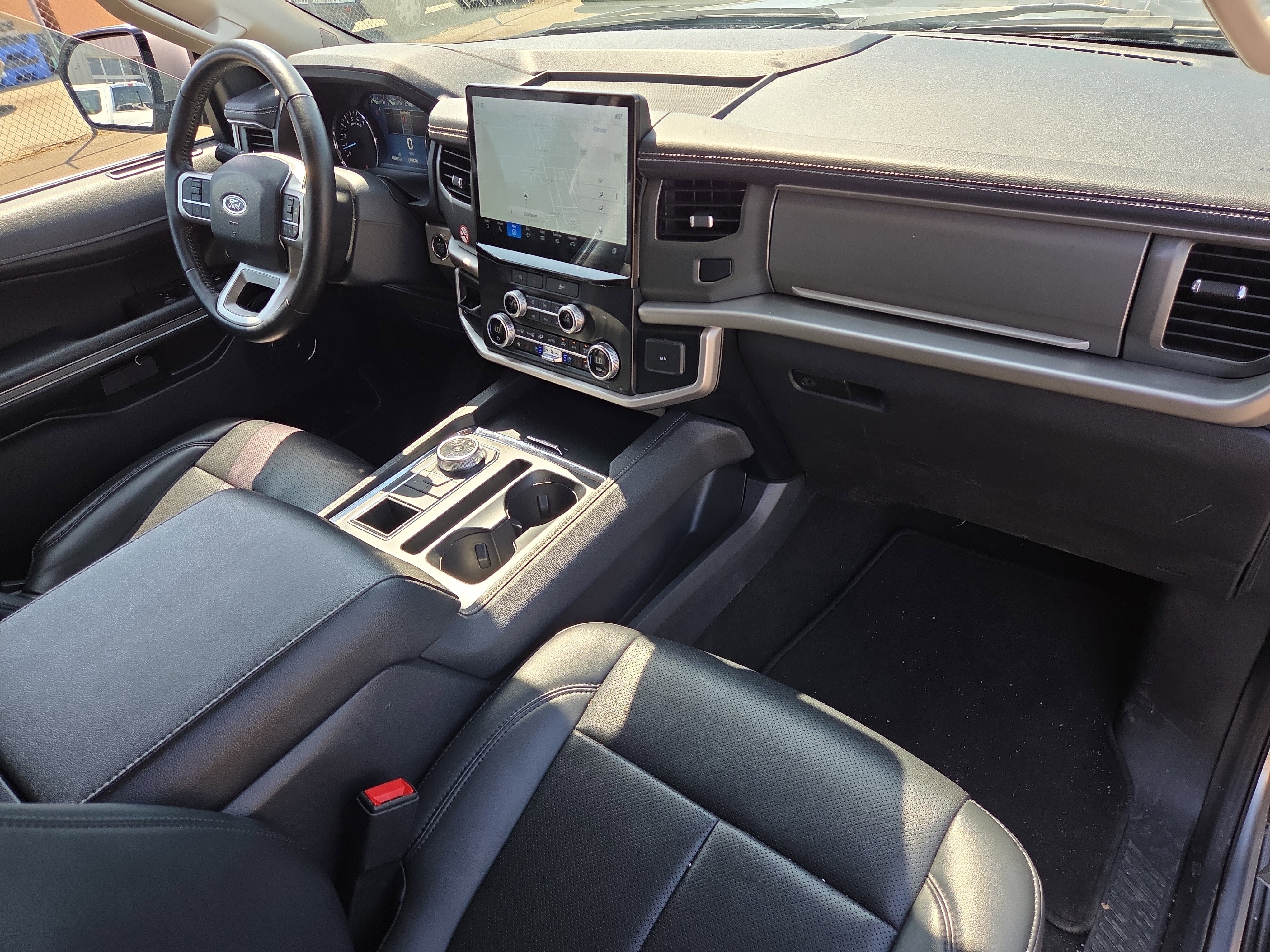 Used 2024 Ford Expedition XLT image 18