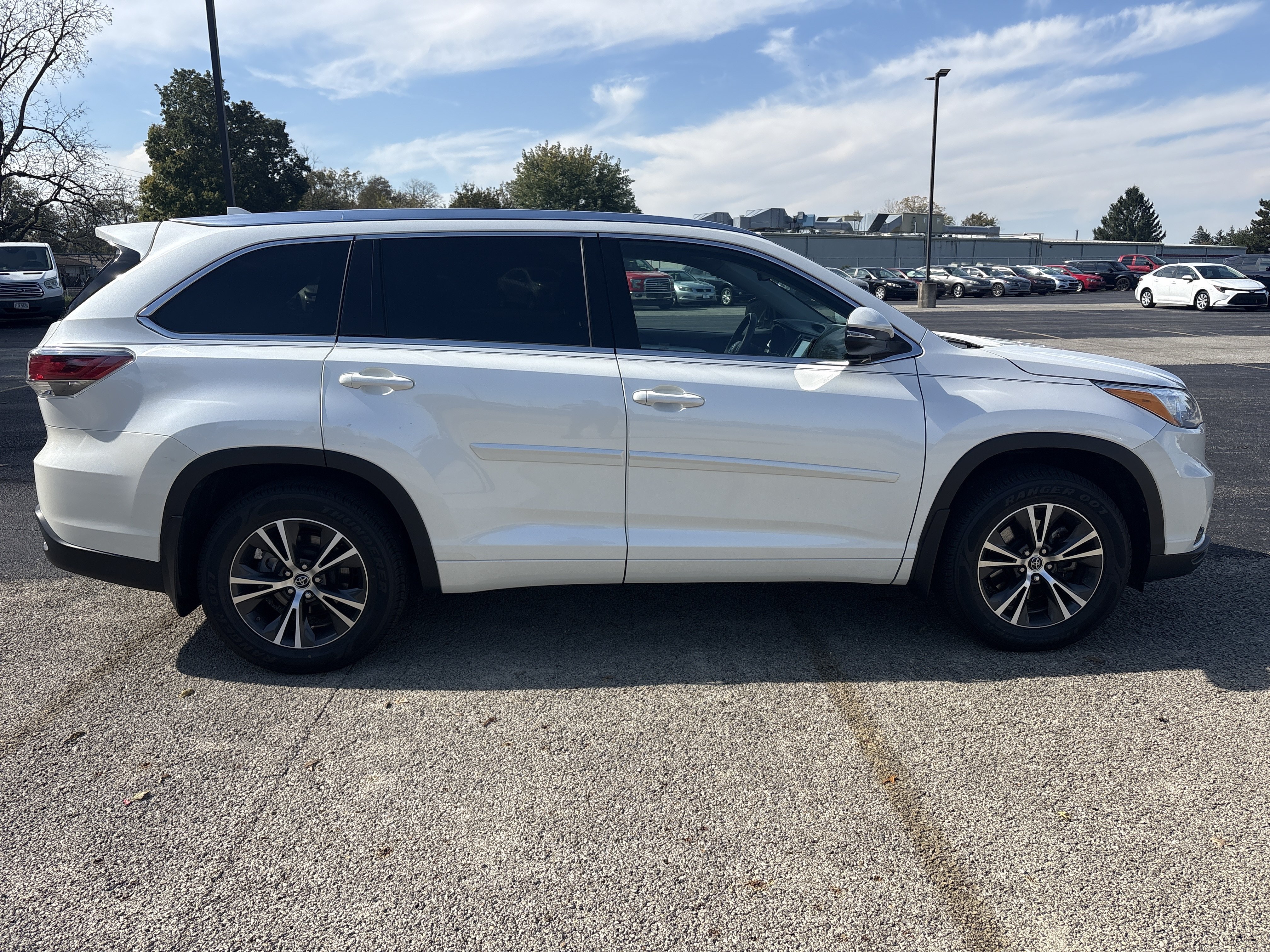 Used 2016 Toyota Highlander XLE w/ Protection Package #3 AWD/4WD image 3