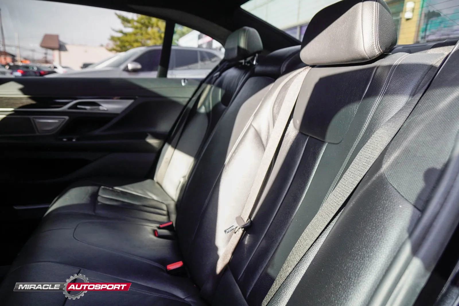 Used 2018 BMW 740i w/ M Sport Package image 22