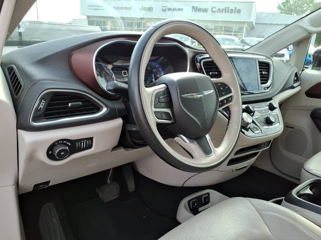 Used 2019 Chrysler Pacifica Limited FWD image 14