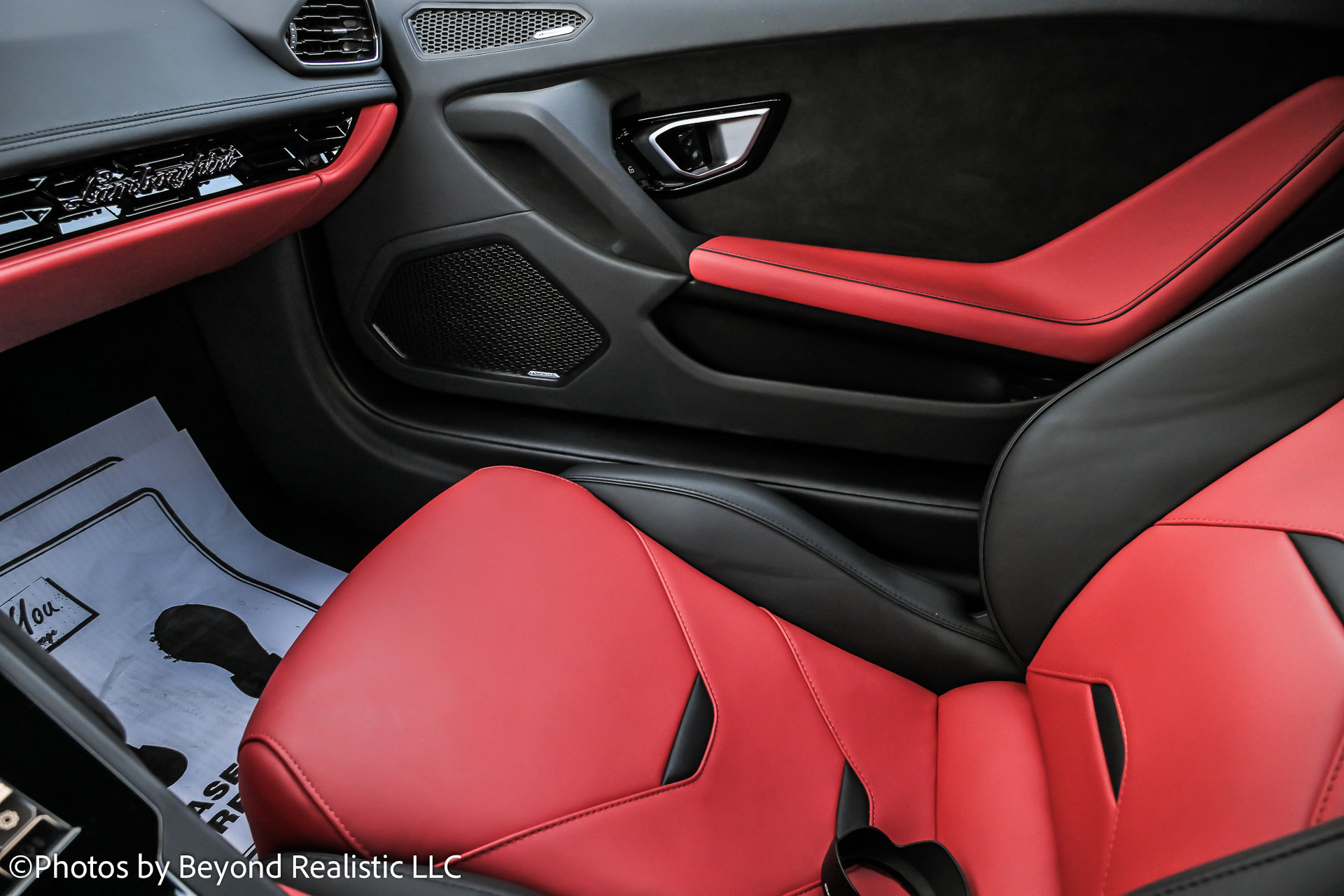 Used 2024 Lamborghini Huracan EVO image 44