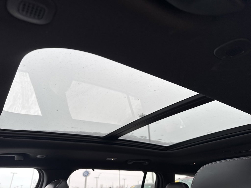 Certified 2024 Jeep Grand Cherokee L Limited w/ Luxury Tech Group II image 6