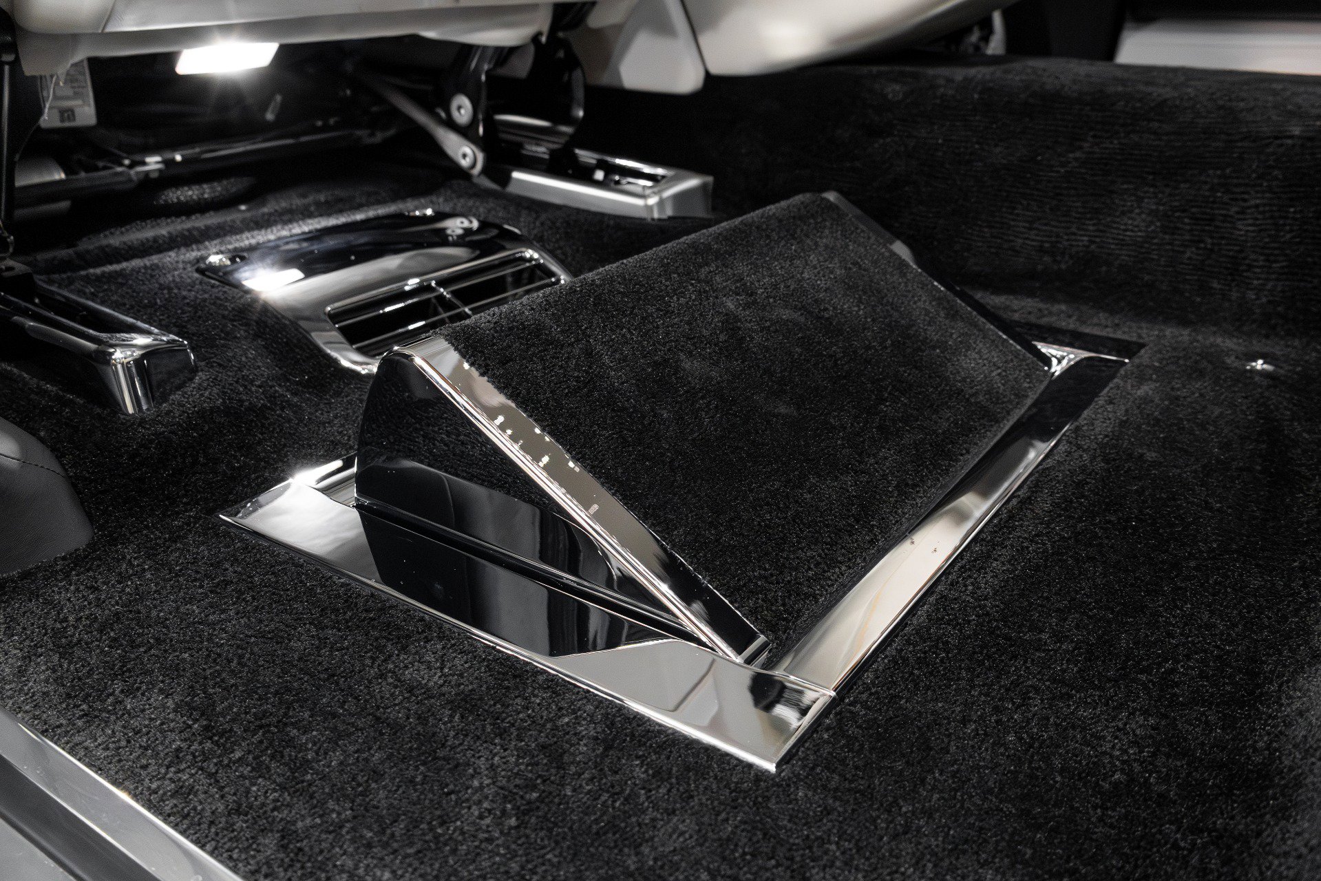 Used 2019 Rolls-Royce Phantom Sedan image 50