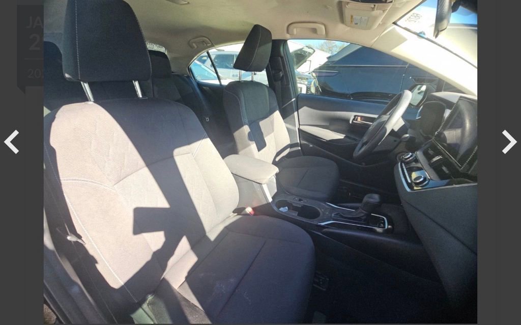 Used 2025 Toyota Corolla LE image 11