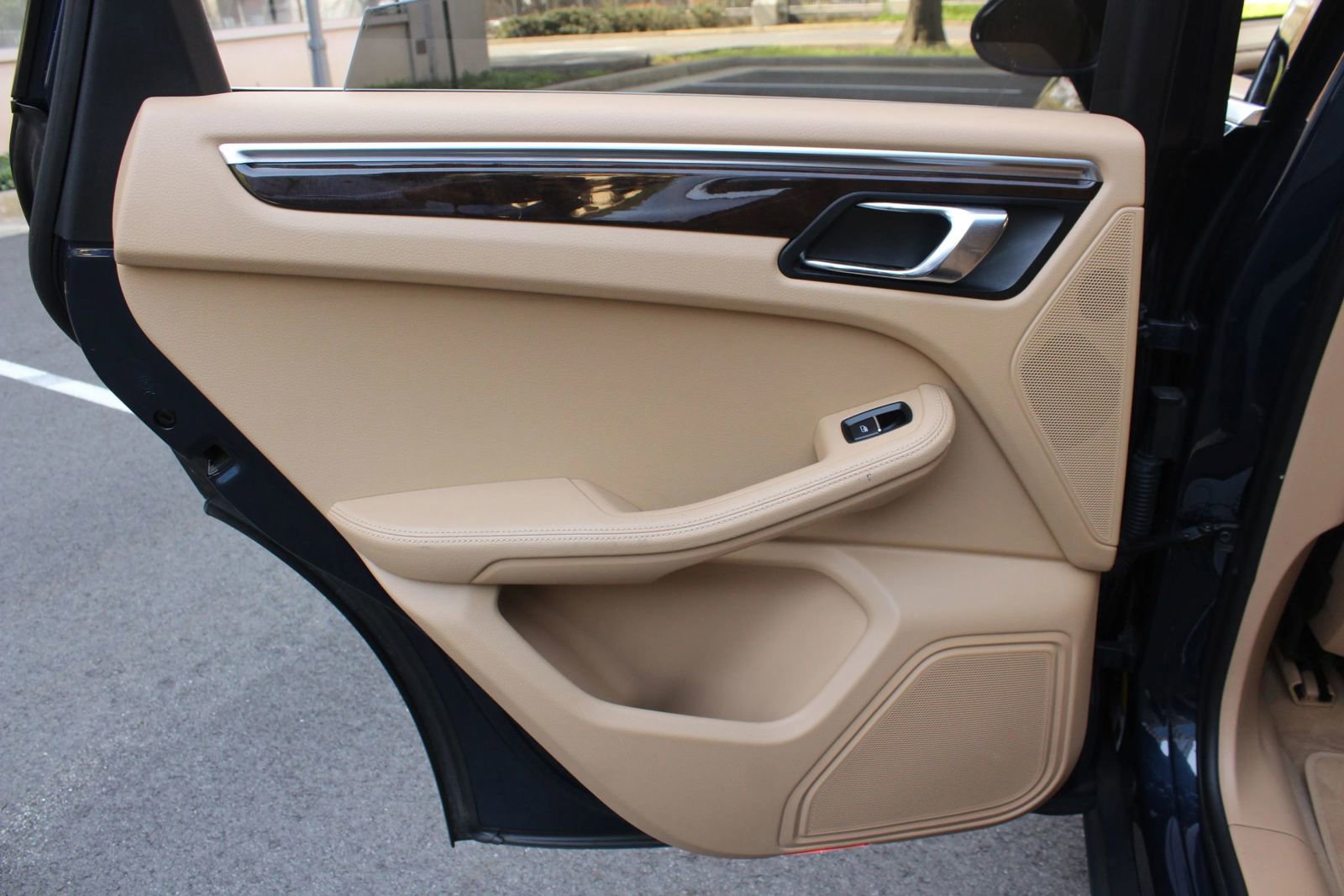 Used 2016 Porsche Macan S w/ Premium Package Plus image 21