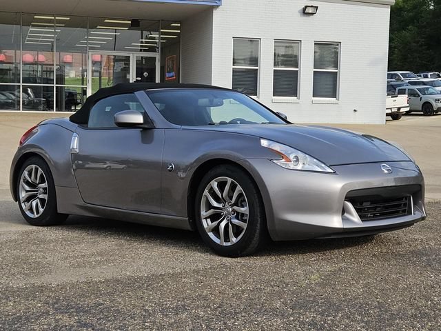 Used 2010 Nissan 370Z Touring RWD image 1