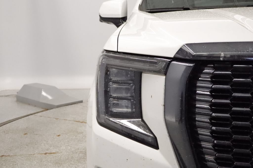 Used 2023 GMC Yukon Denali Ultimate AWD/4WD image 4