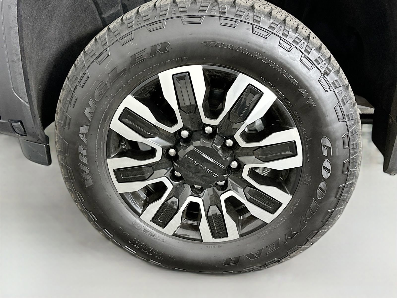 Used 2025 GMC Sierra 3500 Denali Ultimate AWD/4WD image 37