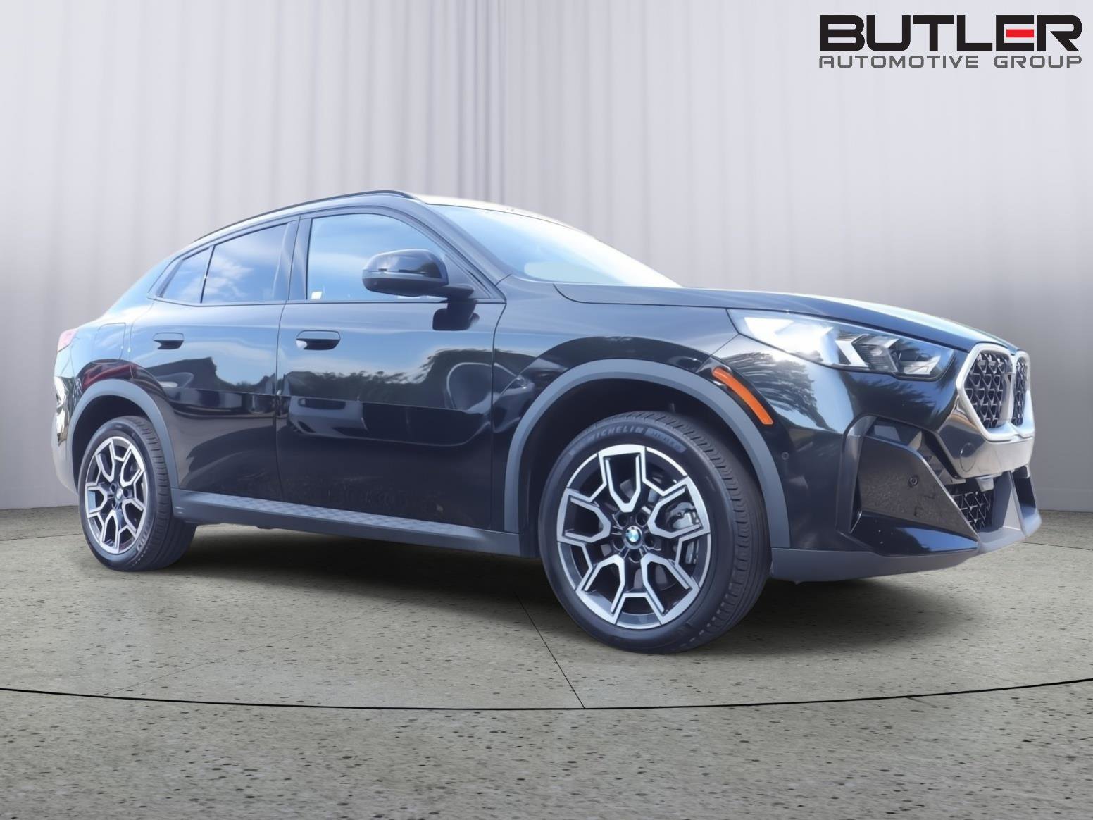 Used 2025 BMW X2 xDrive28i w/ Premium Package AWD/4WD image 3