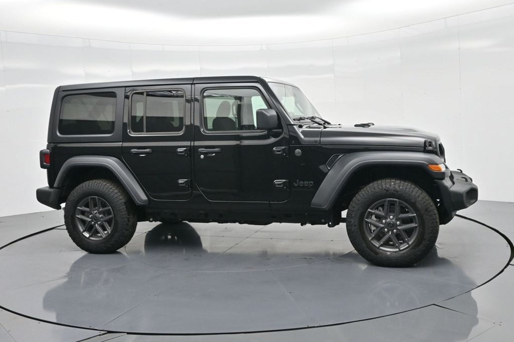Used 2024 Jeep Wrangler Unlimited Sport AWD/4WD image 25