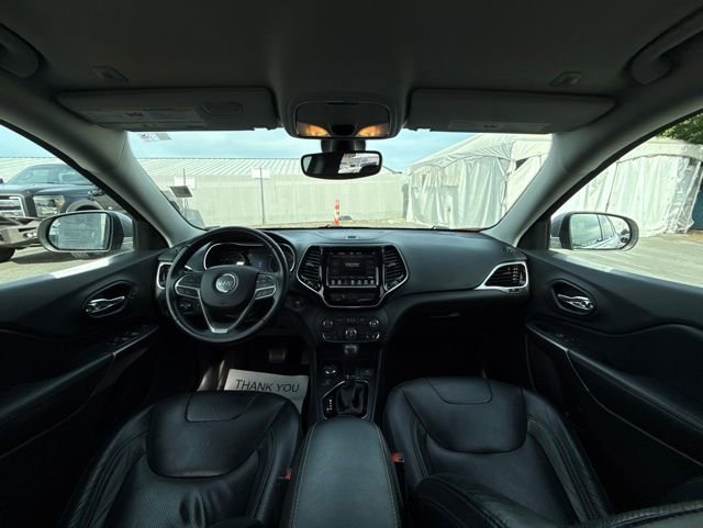 Used 2019 Jeep Cherokee Limited AWD/4WD image 16
