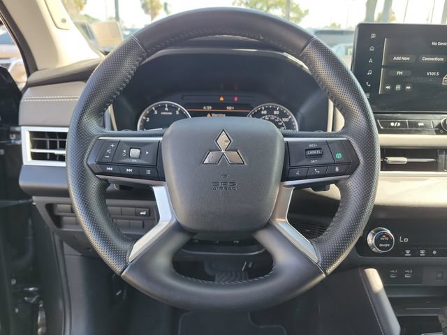 Used 2025 Mitsubishi Outlander SE FWD image 23