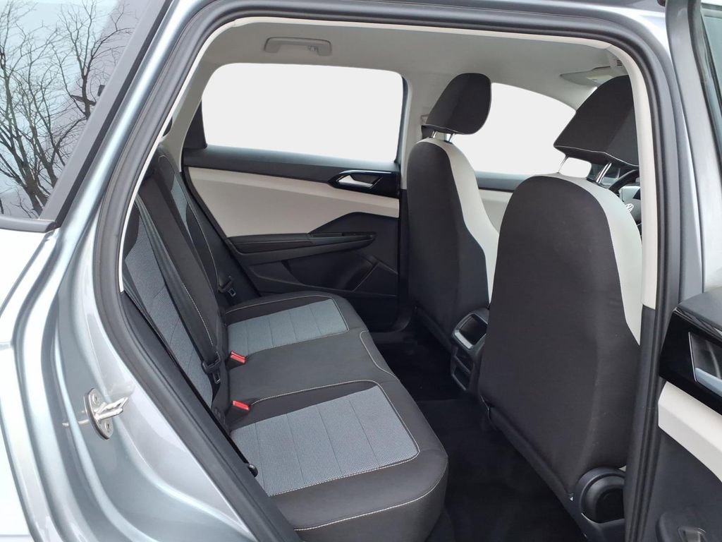 Used 2025 Volkswagen Taos S image 15