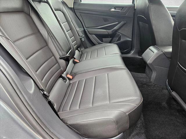 Used 2024 Volkswagen Jetta SE FWD image 18