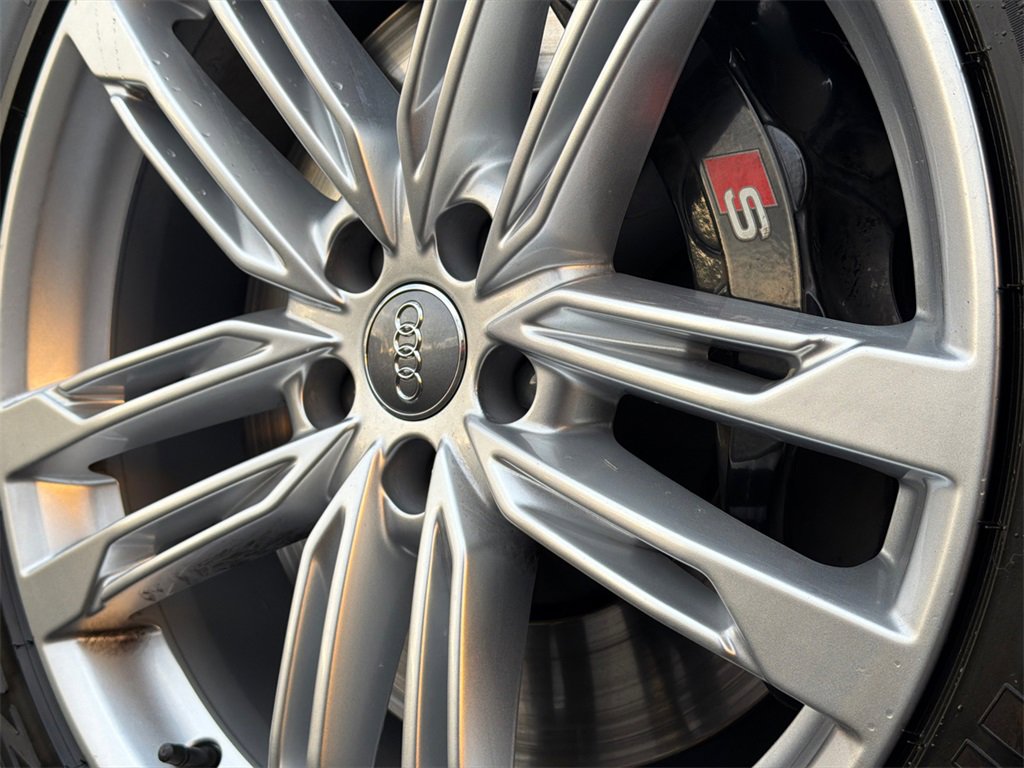 Used 2020 Audi S8 L image 26