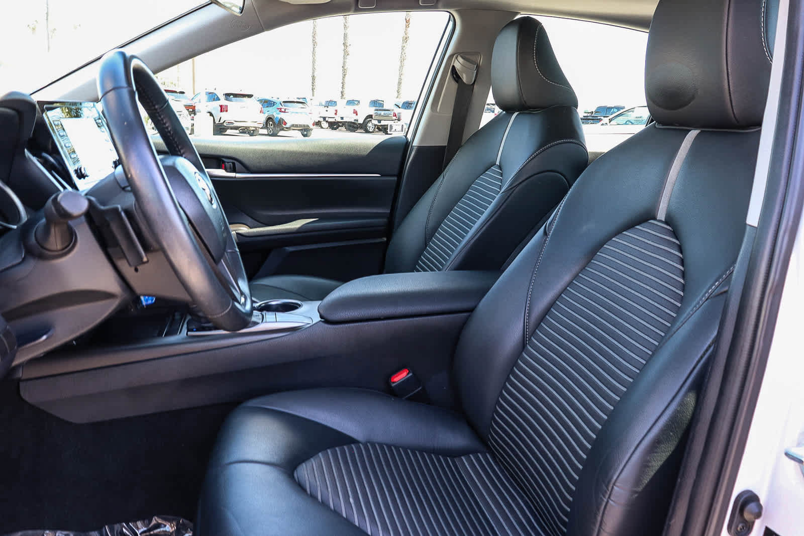 Used 2024 Toyota Camry SE FWD image 23