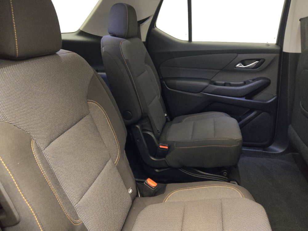 Used 2020 Chevrolet Traverse LT FWD image 19