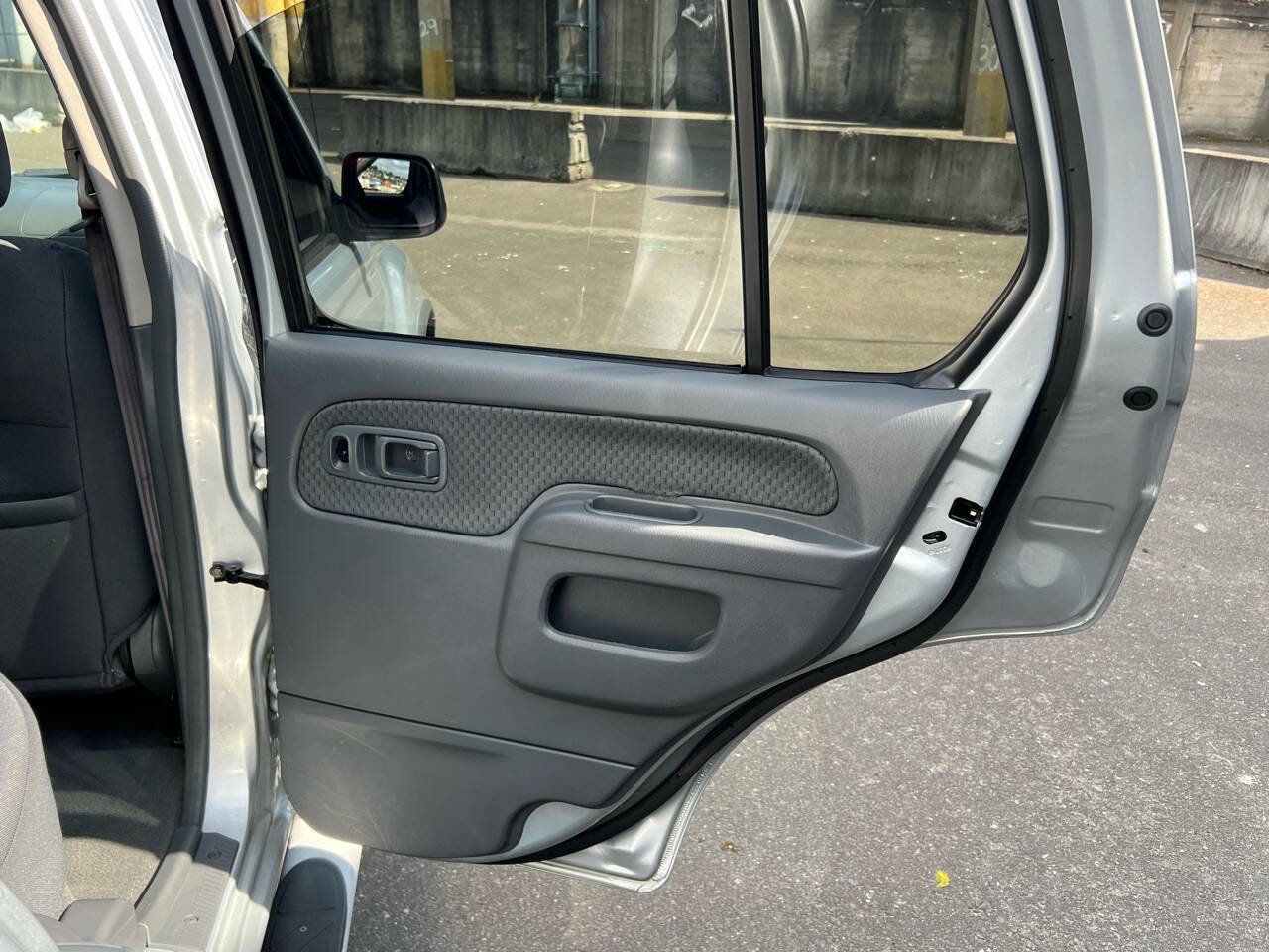 Used 2002 Nissan Xterra XE image 34