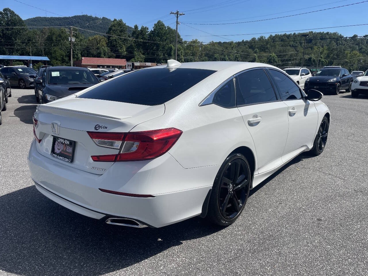 Used 2018 Honda Accord Sport image 9