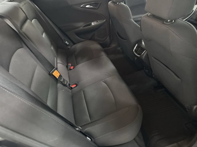 Used 2017 Chevrolet Malibu LT FWD image 17