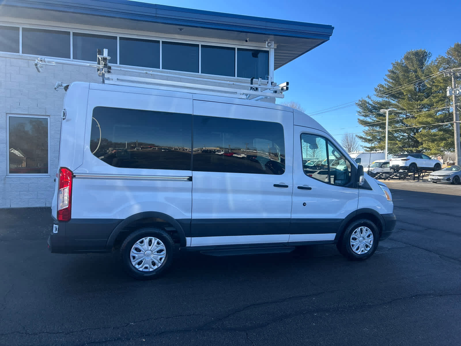 Used 2019 Ford Transit 150 XLT RWD image 2