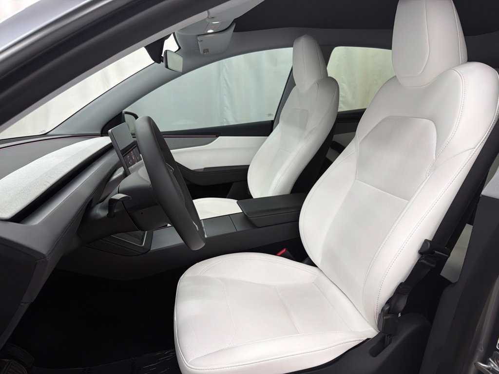 Used 2026 Tesla Model Y 2WD image 13