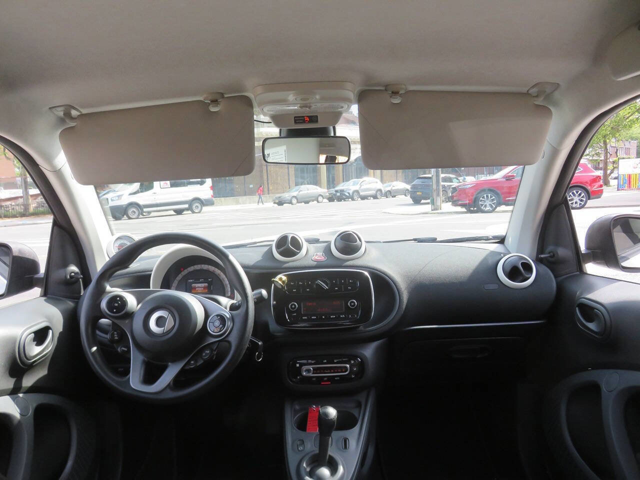 Used 2016 smart fortwo passion RWD image 13