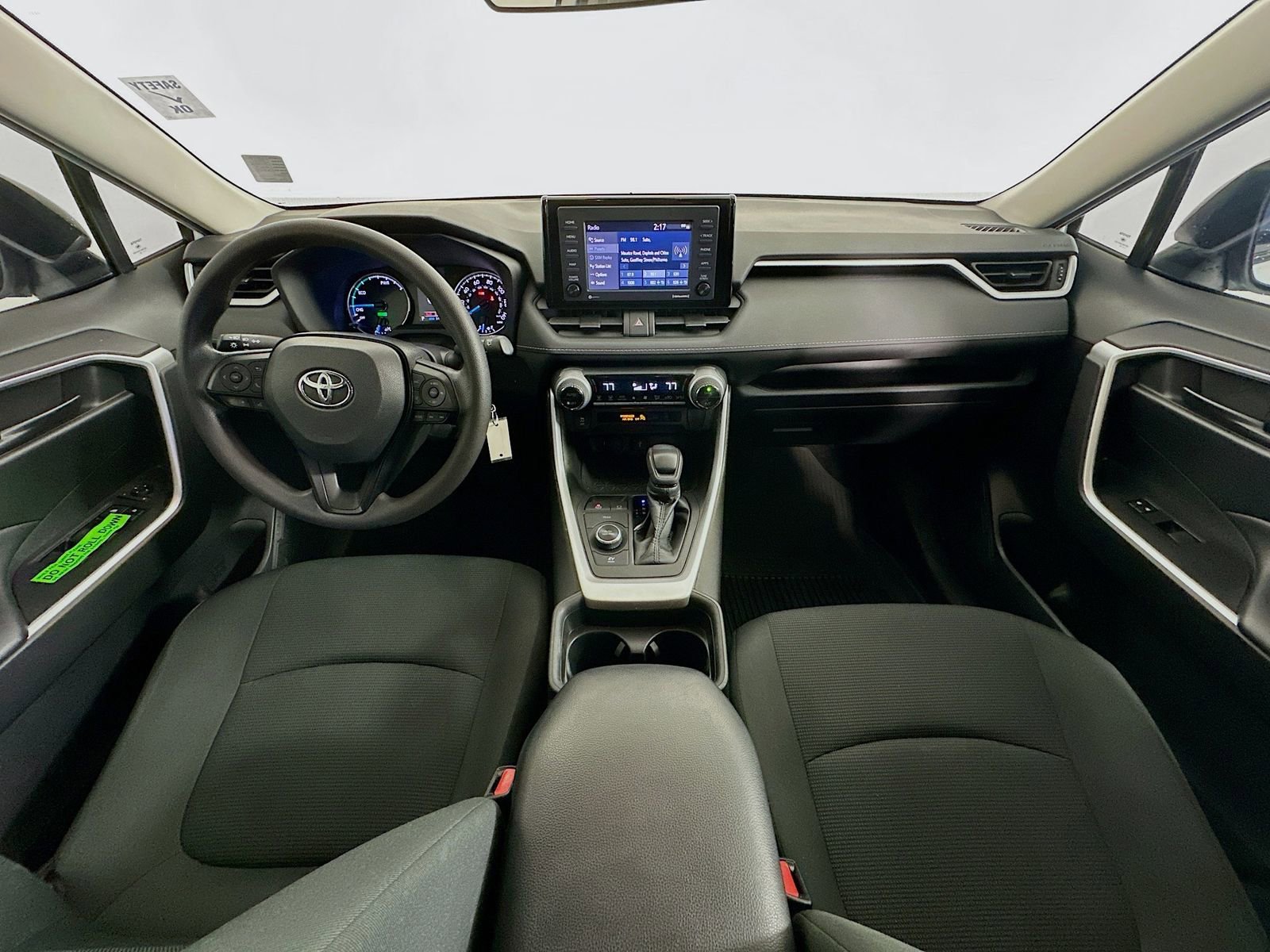Used 2021 Toyota RAV4 LE AWD/4WD image 10