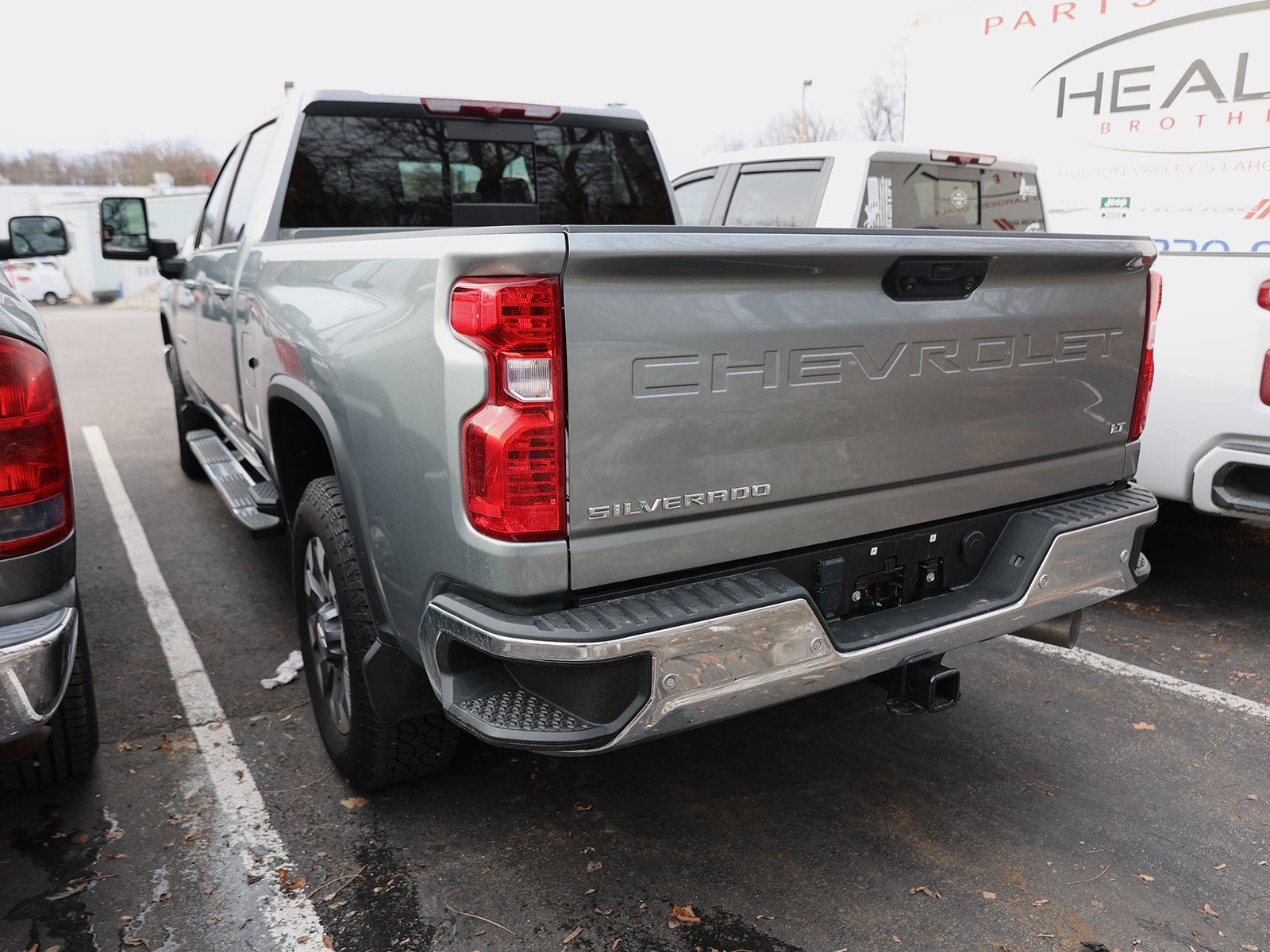Used 2024 Chevrolet Silverado 2500 LT image 2