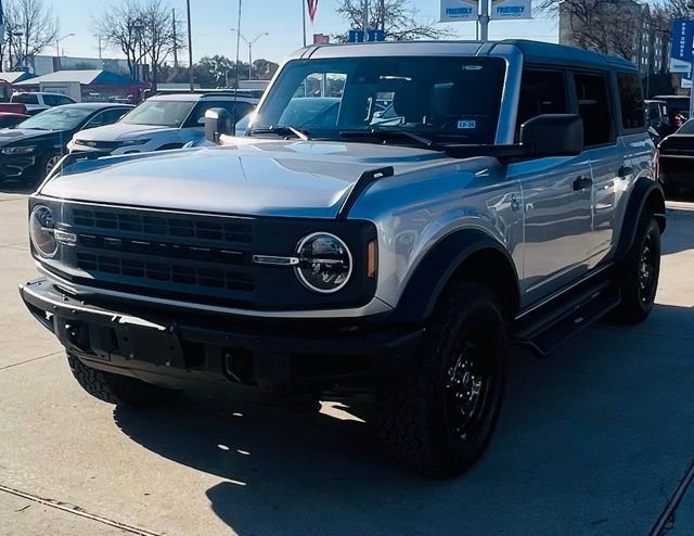 Used 2022 Ford Bronco Black Diamond image 7