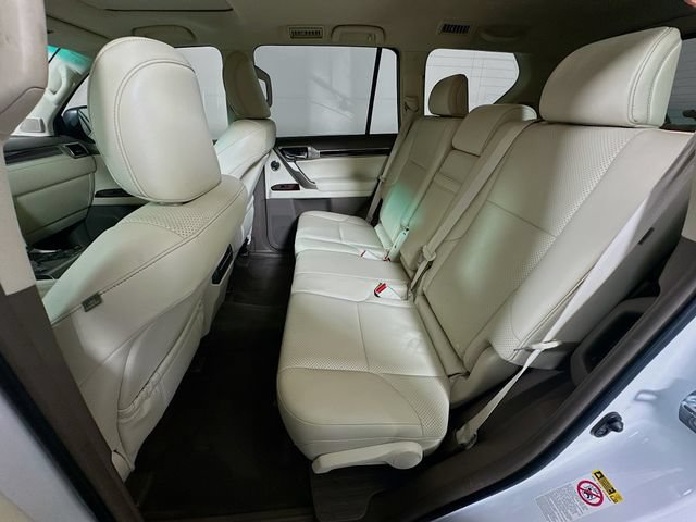 Used 2016 Lexus GX 460 Luxury w/ Preferred Accessory Package AWD/4WD image 23