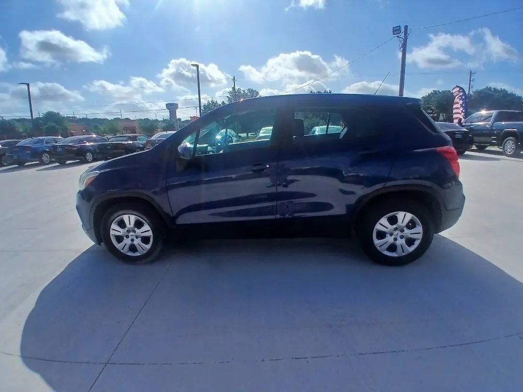 Used 2017 Chevrolet Trax LS FWD image 9