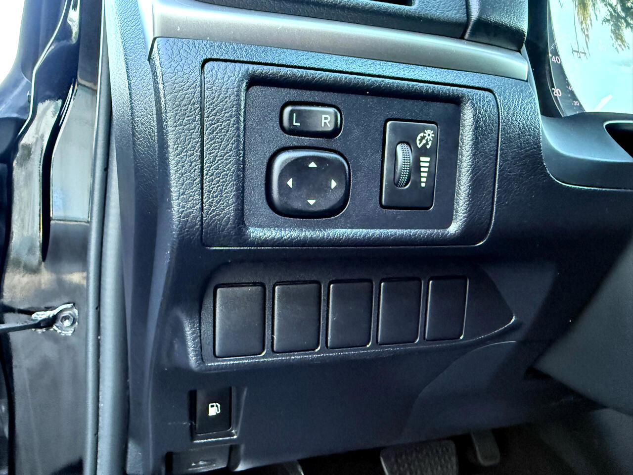 Used 2013 Lexus CT 200h image 35