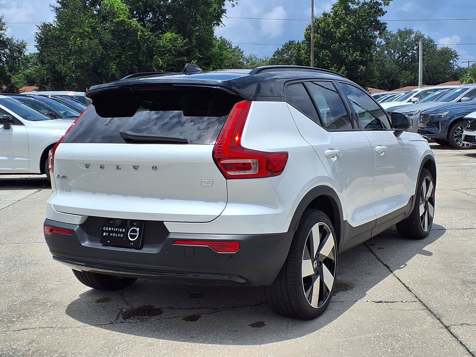 Certified 2023 Volvo XC40 Recharge Ultimate w/ Protection Package Premier AWD/4WD image 7