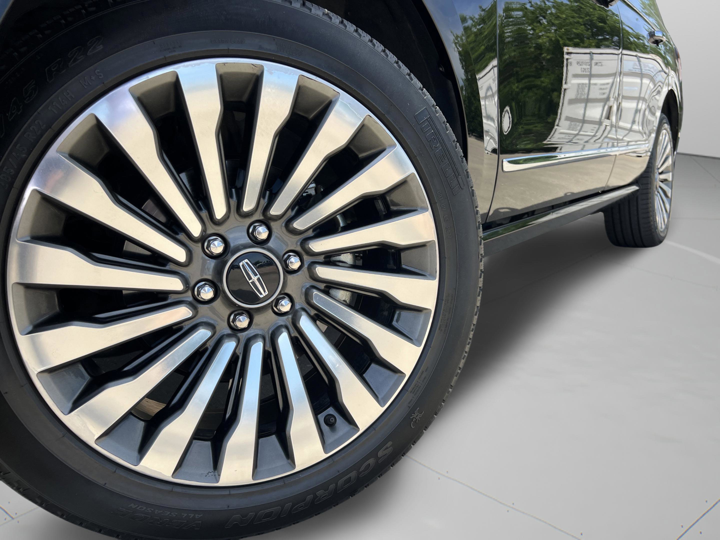 Used 2019 Lincoln Navigator Reserve AWD/4WD image 37