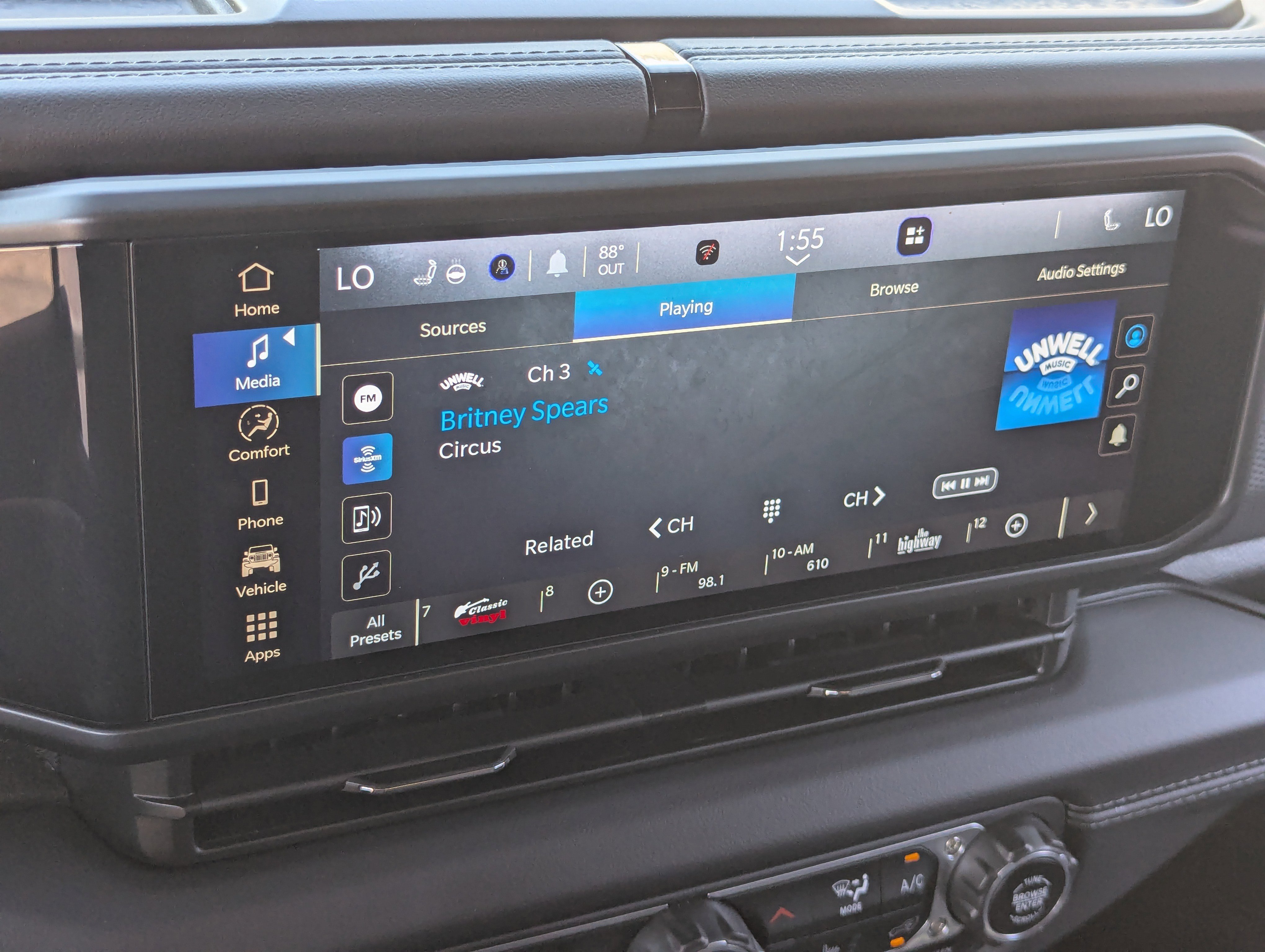 Used 2024 Jeep Gladiator Rubicon w/ Convenience Group image 25