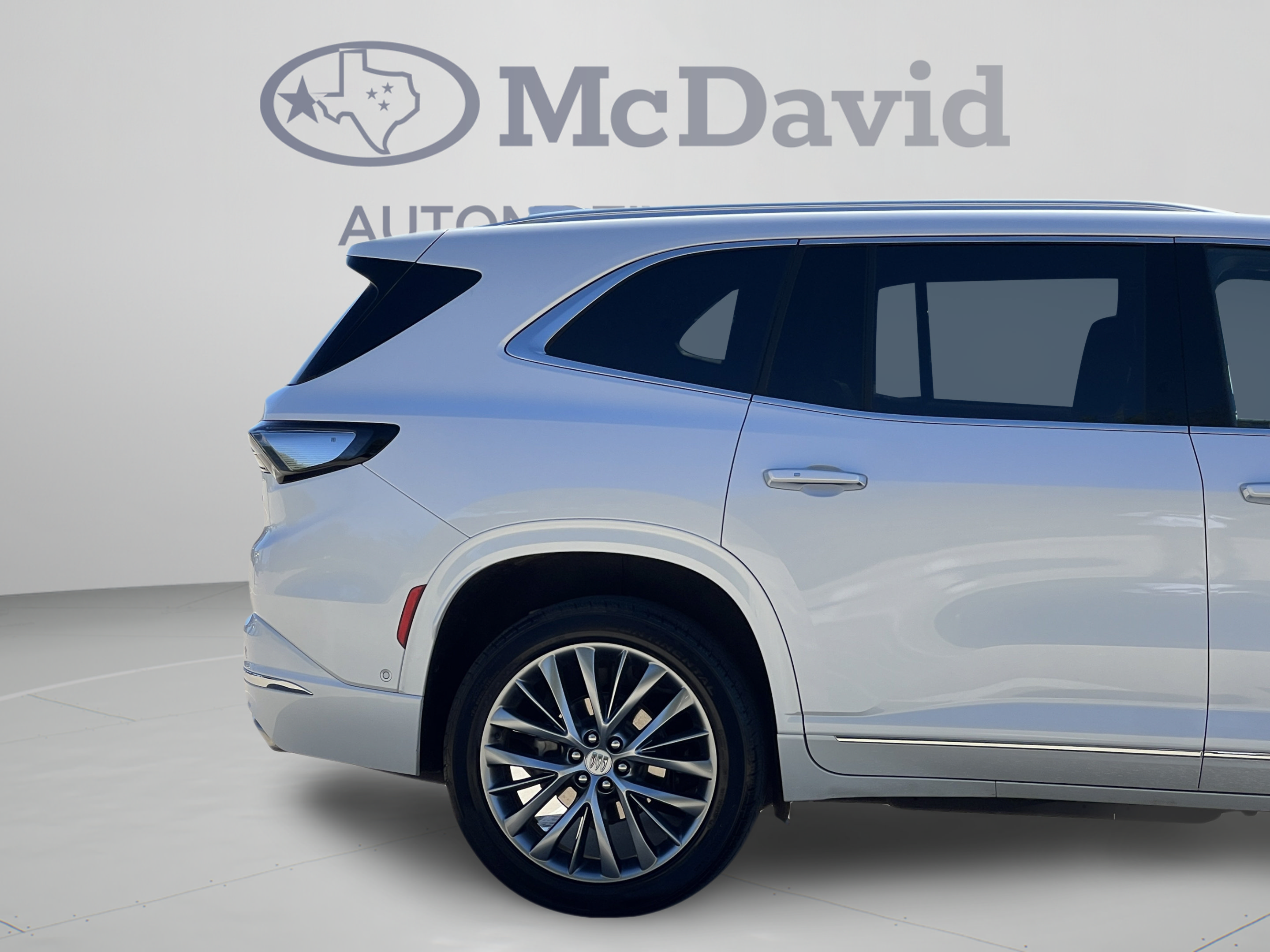 Used 2025 Buick Enclave Avenir w/ Super Cruise Package AWD/4WD image 34