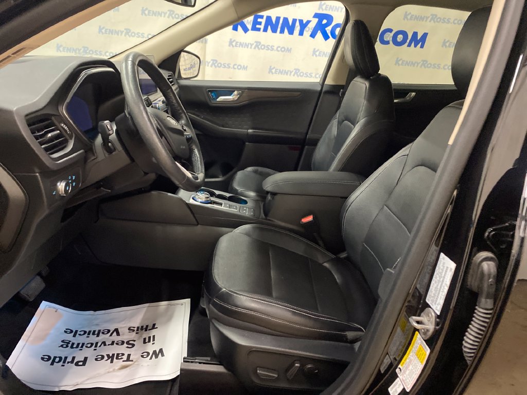 Used 2020 Ford Escape Titanium AWD/4WD image 9