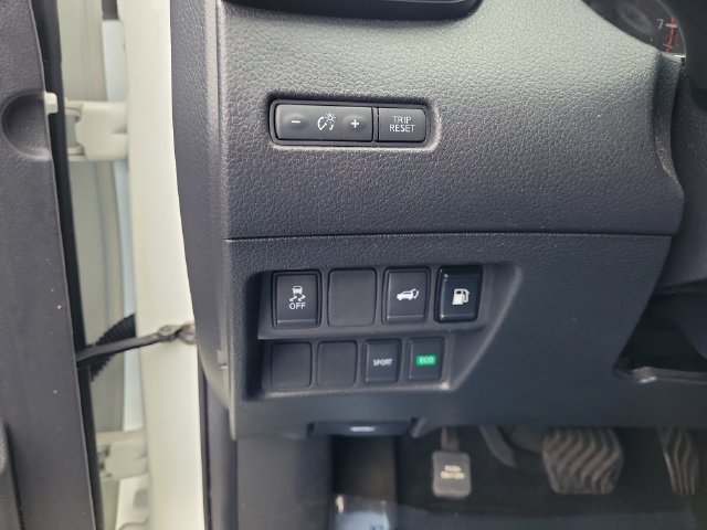 Used 2018 Nissan Rogue SV FWD image 22