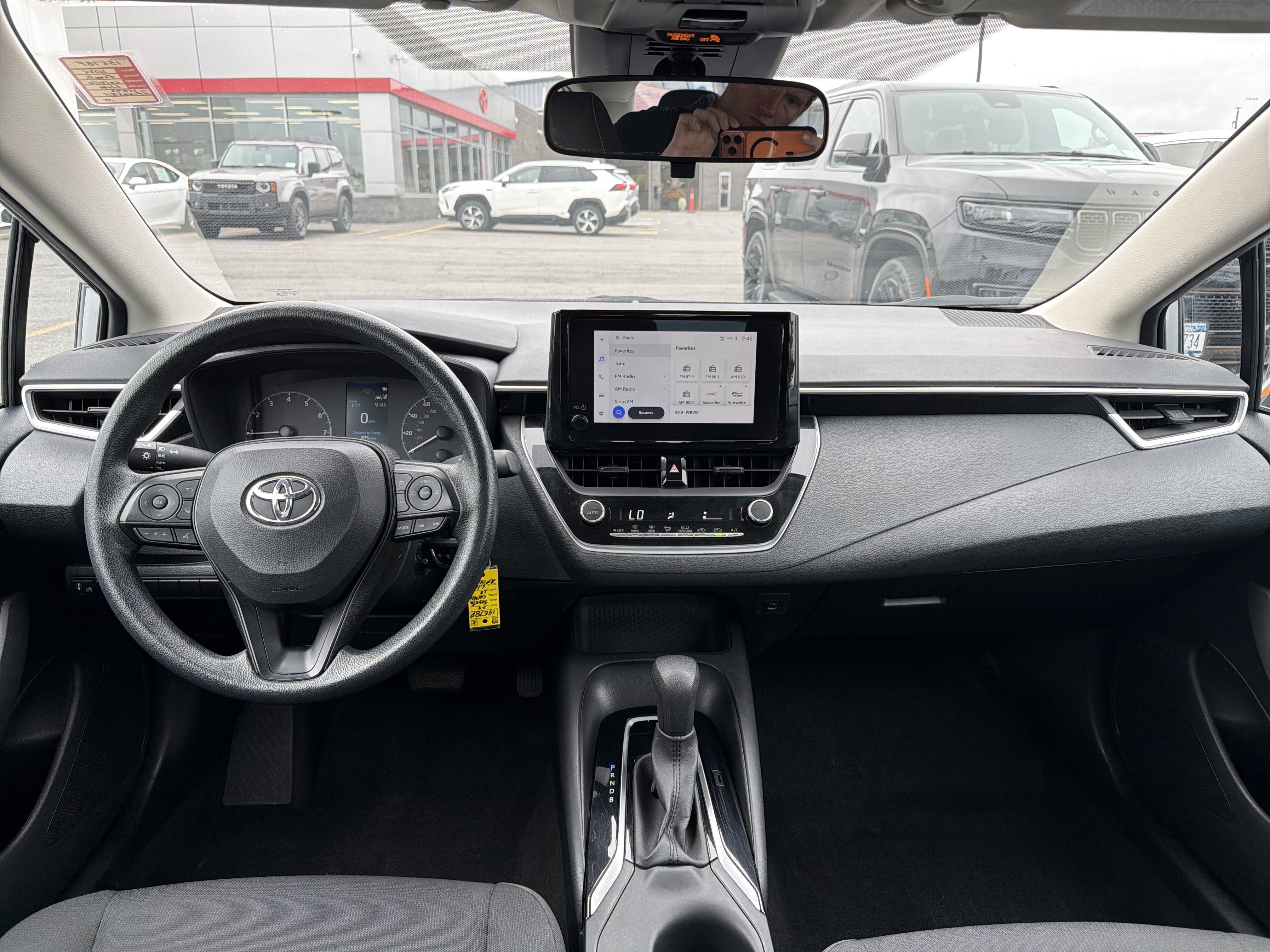 Used 2024 Toyota Corolla LE FWD image 10