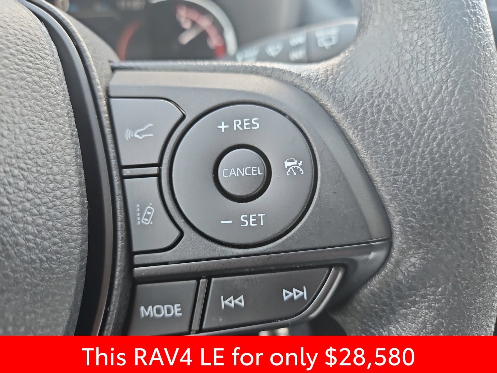 Used 2023 Toyota RAV4 LE AWD/4WD image 28