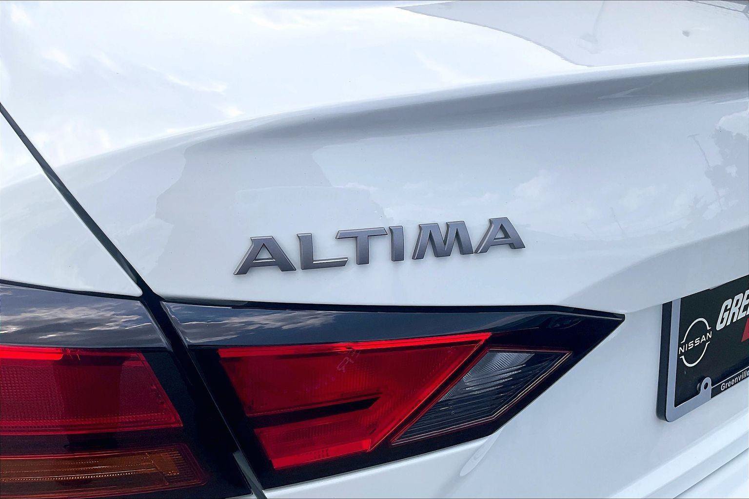 Certified 2025 Nissan Altima 2.5 S FWD image 9
