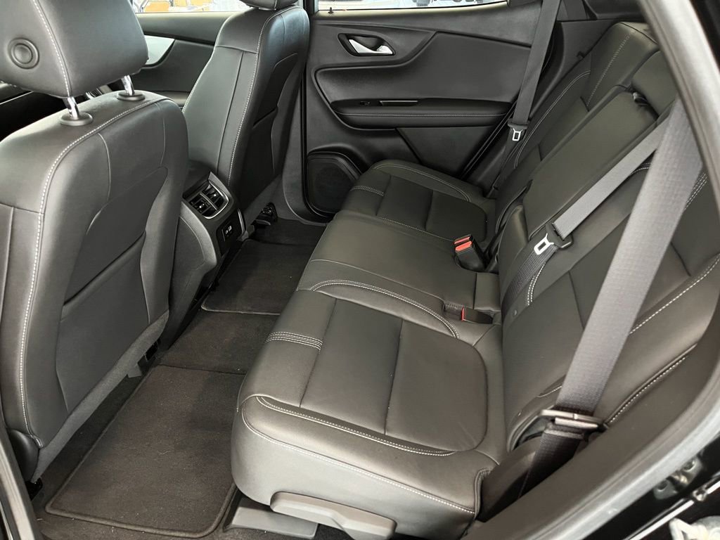 Used 2023 Chevrolet Blazer LT image 28