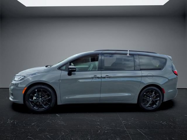 Used 2025 Chrysler Pacifica Limited FWD image 7