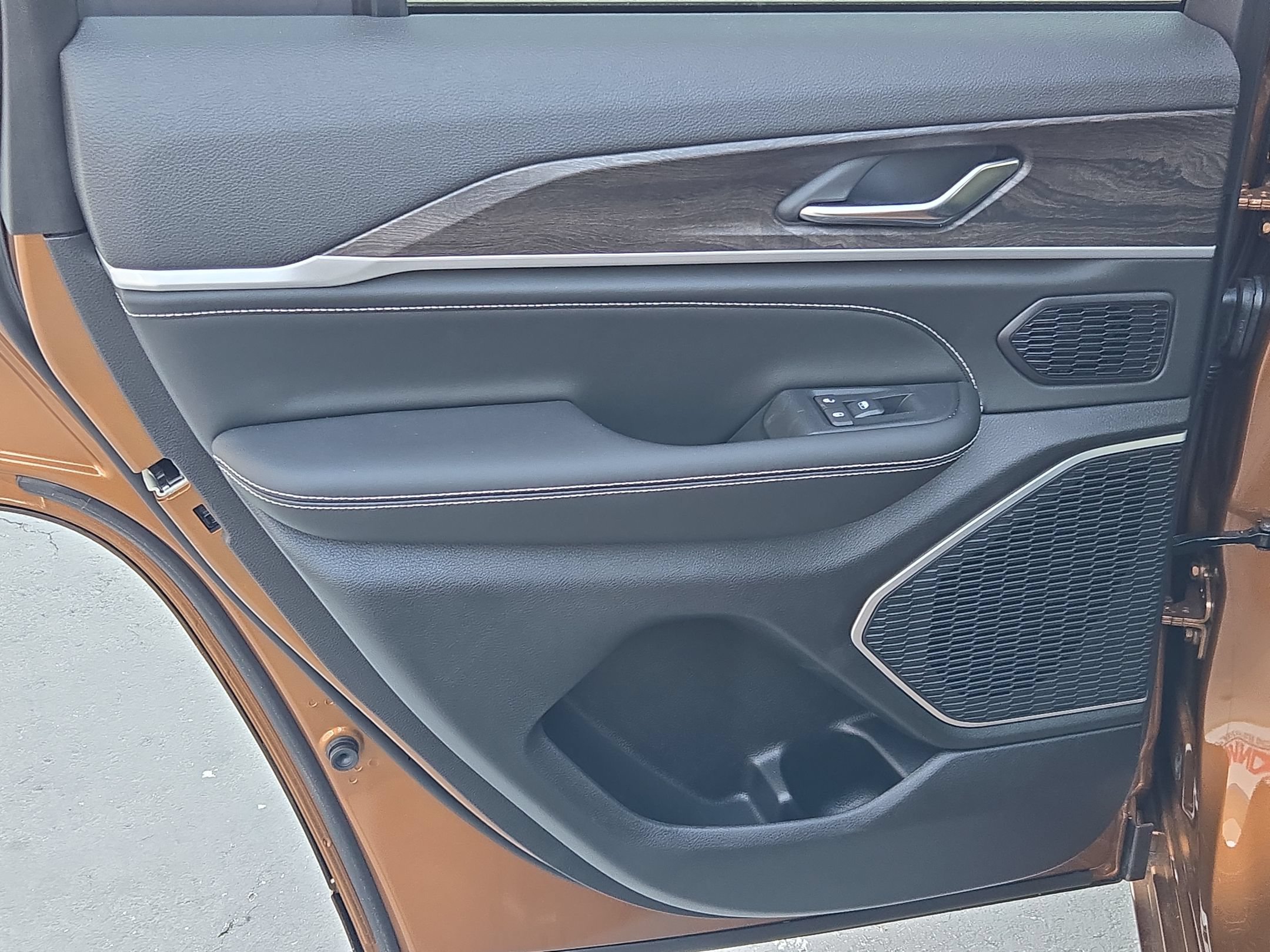 New 2027 Jeep Grand Cherokee Limited AWD/4WD image 28